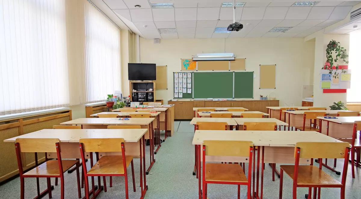 Județele unde cele mai multe școli rămân în online, deși rata de infectare e de 3 la mie. Explicațiile ministrului