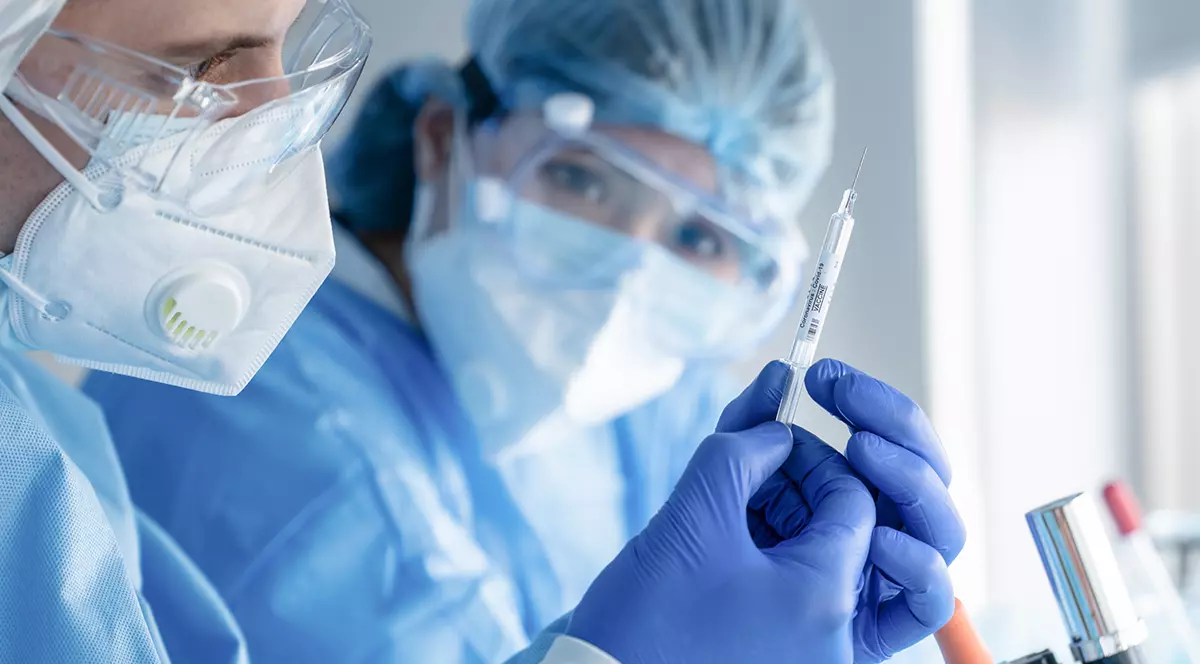 Marea Britanie a confirmat două cazuri de infectare cu tulpina Omicron