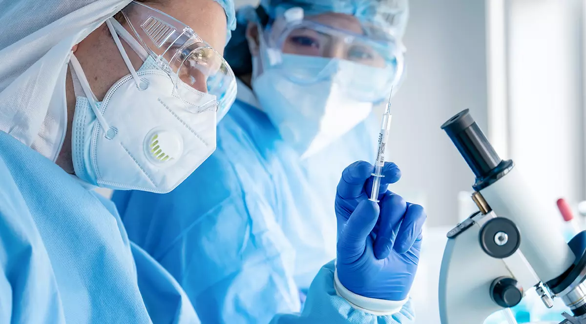 E mai bună imunitatea naturală sau cea dată de vaccin? Ce spune un munte de dovezi adunat de cel mai recent raport CDC