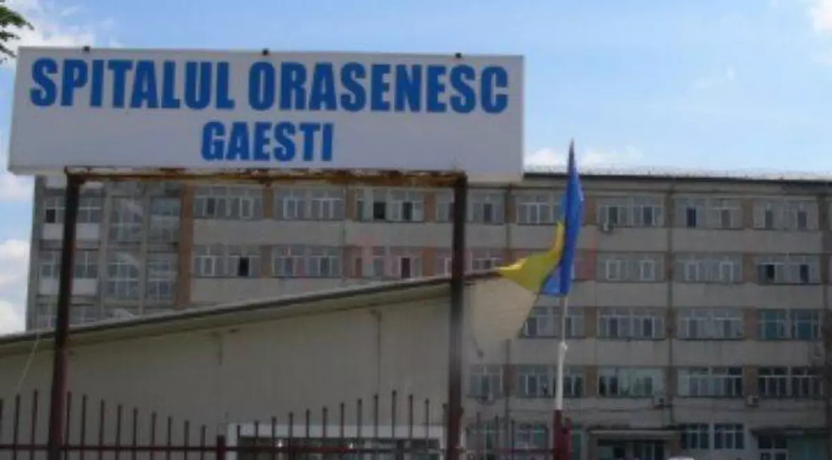 Gărzi cu un singur medic la 100 de pacienți la spitalul COVID din Găești. Conducerea strânge bani din donații pentru medicamente