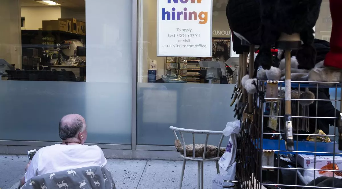 Numărul americanilor care își părăsesc locurile de muncă, la un nivel fără precedent. 4,4 milioane de persoane au demisionat în septembrie