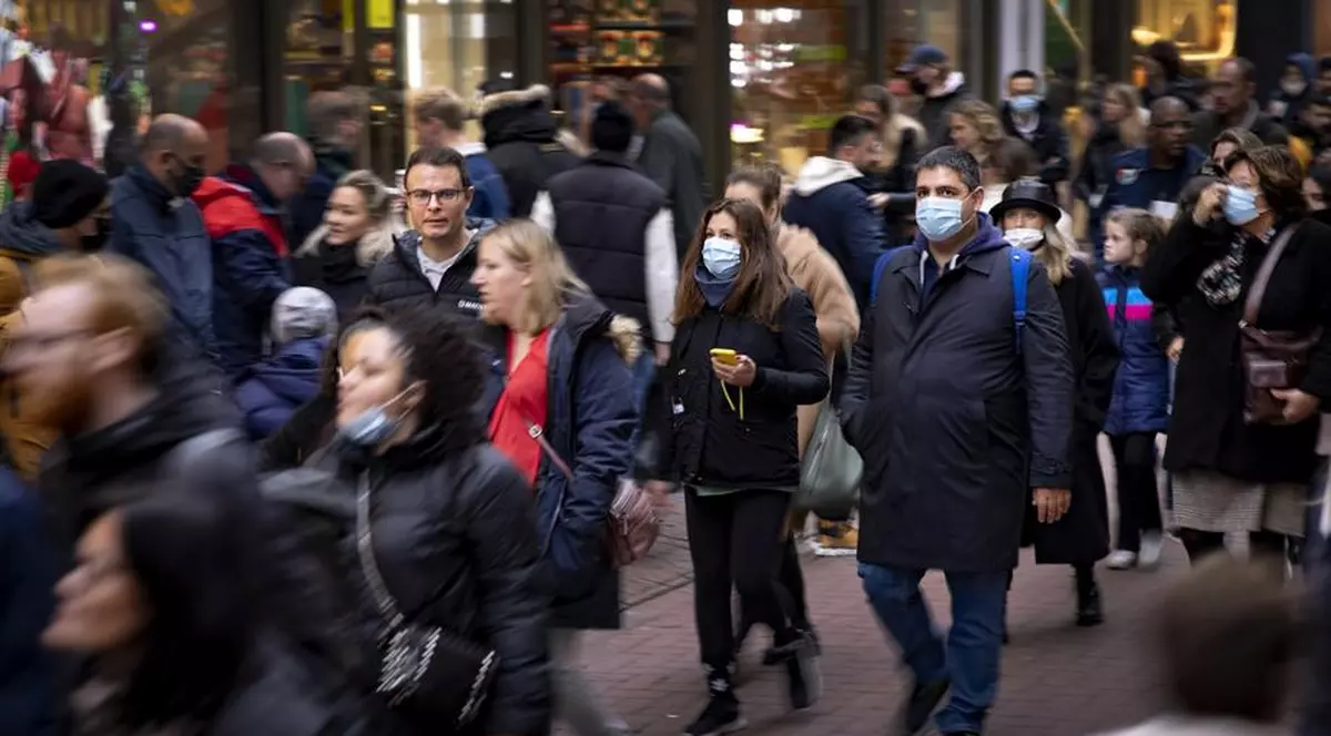 Lockdown de trei săptămâni în Olanda, după ce numărul de infecții a ajuns la peste 16.000 de cazuri pe zi. Ce restricții intră în vigoare de sâmbătă