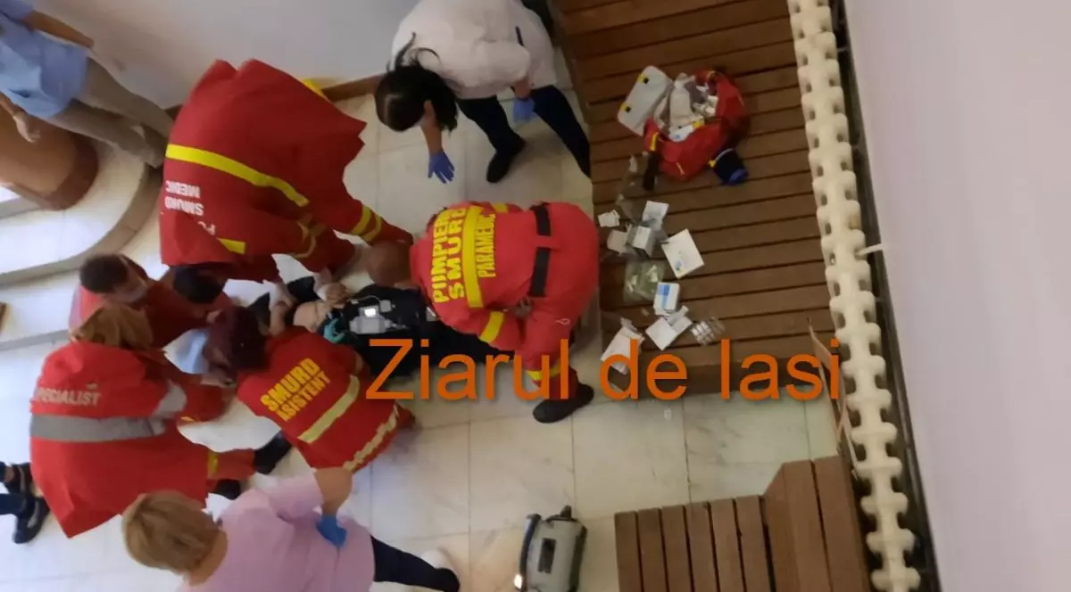 Un tânăr a căzut de la etajul 1 al unui centru de vaccinare la scurt timp după imunizare. DSP Iași: „Nu are legătură cu vaccinul”
