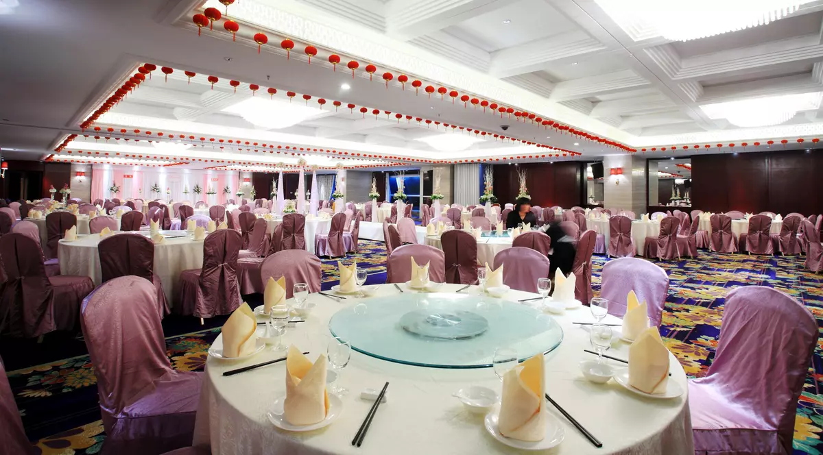 În ce condiții se pot desfășura petrecerile de Crăciun și Revelion