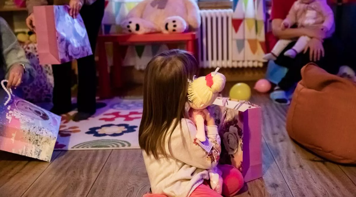 Miracolul de la Singureni. Cum li s-au îndeplinit dorințele de Crăciun unor copii abandonați de părinți și de sistem