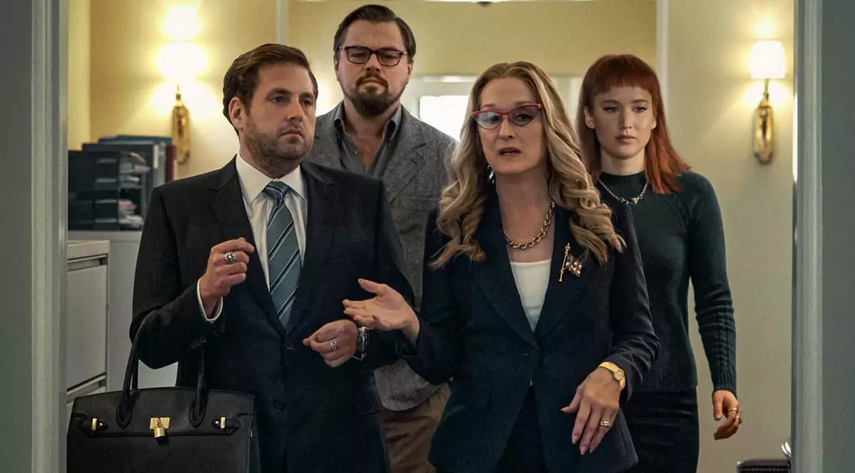 Recomandare de film: „Nu priviți în sus!” de pe Netflix face sfârșitul lumii haios
