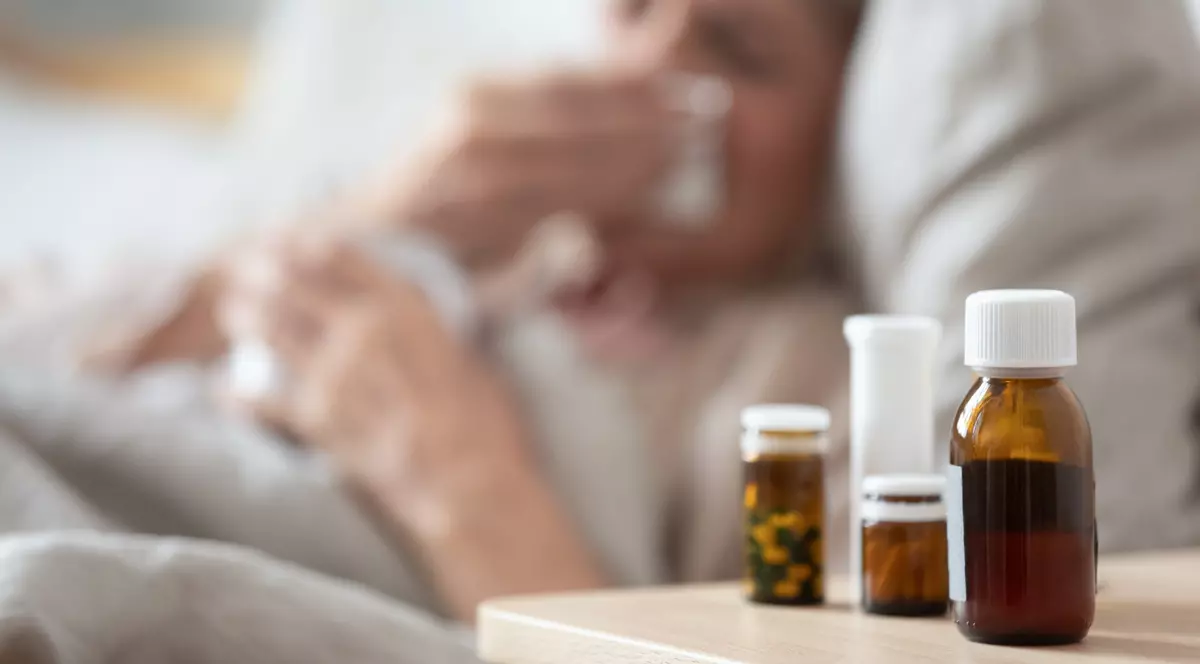 Medicamente expirate administrate în centrele pentru vârstnici din Arad. DSP a dat amenzi de peste 55.000 de lei