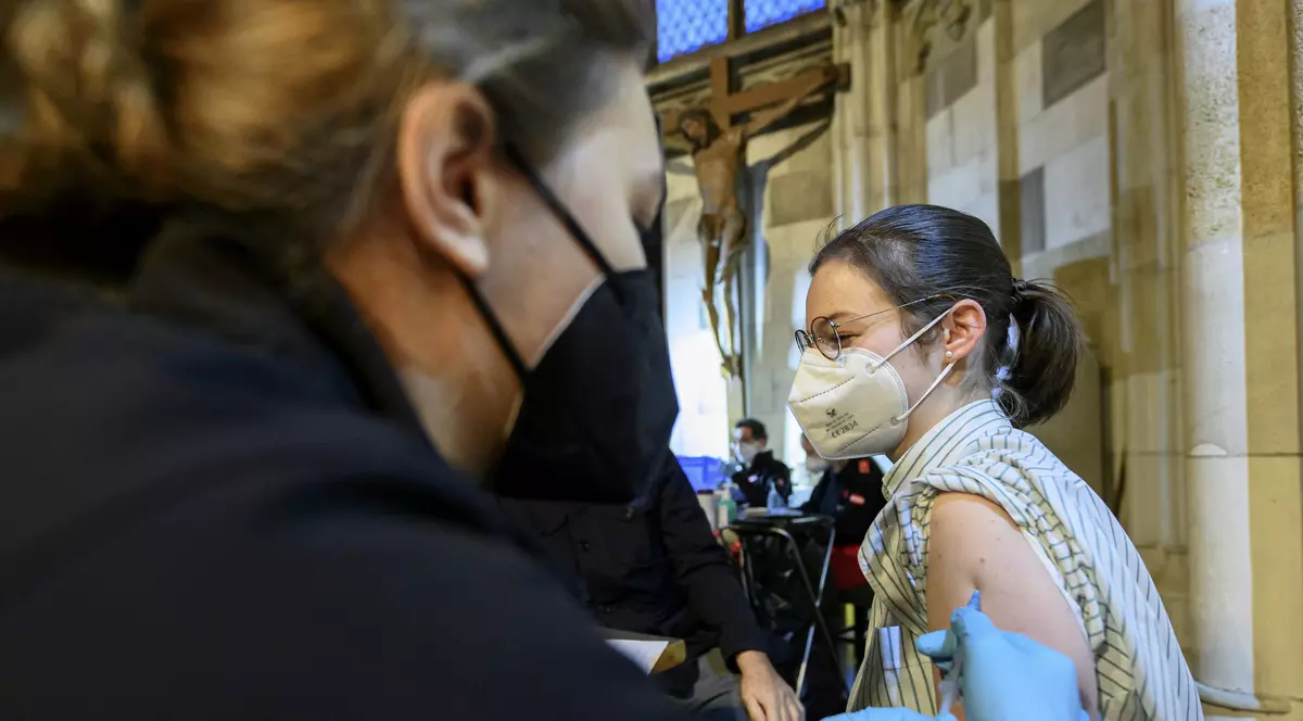 Proiect de lege | Austriecii care nu vor să se vaccineze anti-COVID, amendați cu până la 3.600 de euro