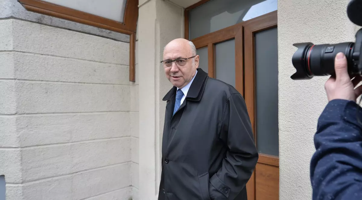 Medicul Irinel Popescu, trimis în judecată pentru că ar fi încercat să dea șpagă 100.000 de euro procurorilor DNA