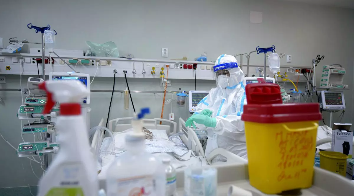 INS: În octombrie 2021, cel mai mare număr de decese din România de la începutul pandemiei COVID