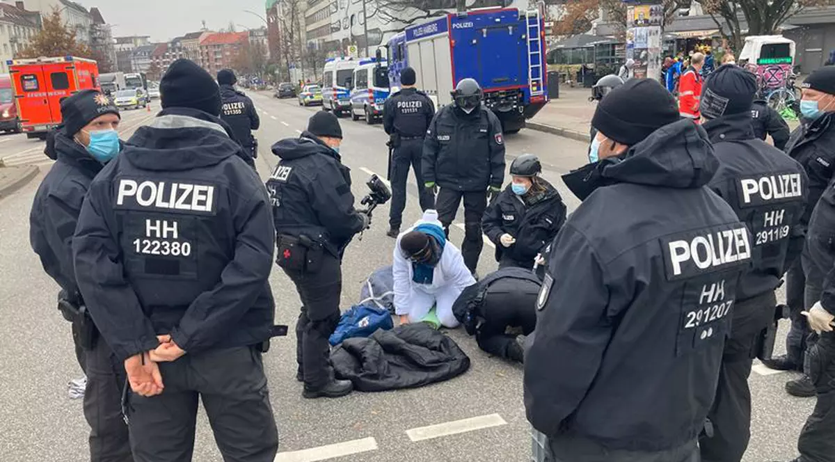 Concert oprit de poliție în Germania, din cauza nerespectării distanțării sociale