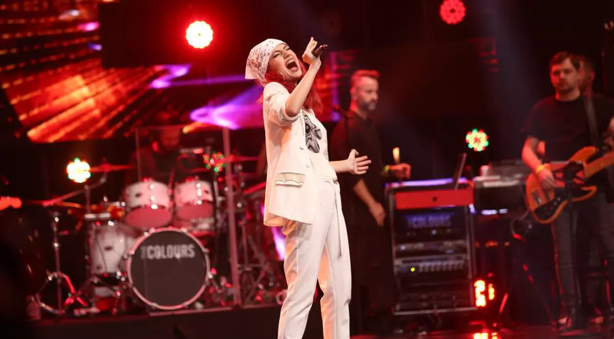 Cine este Bryana Holingher, finalista „X Factor” 2021. La doar 14 ani a ridicat juriul în picioare