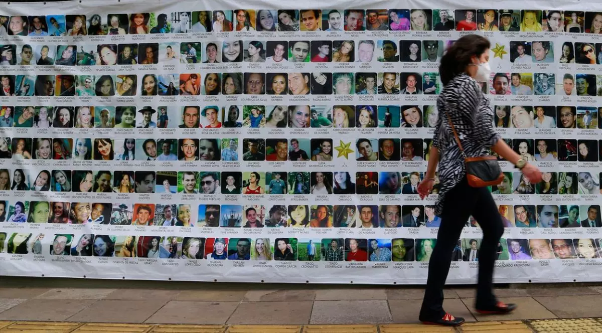 Pedepse între 18 și 22 de ani de închisoare pentru incendiul din clubul brazilian în care 242 de oameni au ars ca la Colectiv