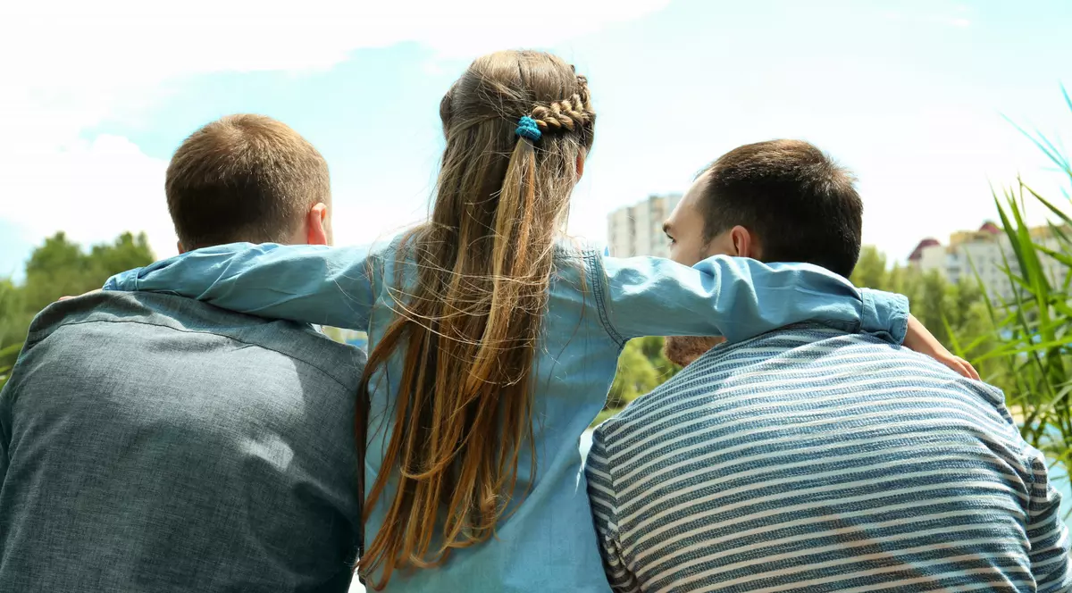 Părinții de același sex trebuie recunoscuți în toate țările Uniunii, dacă au acest statut într-un singur stat, arată decizia Curții de Justiție a UE