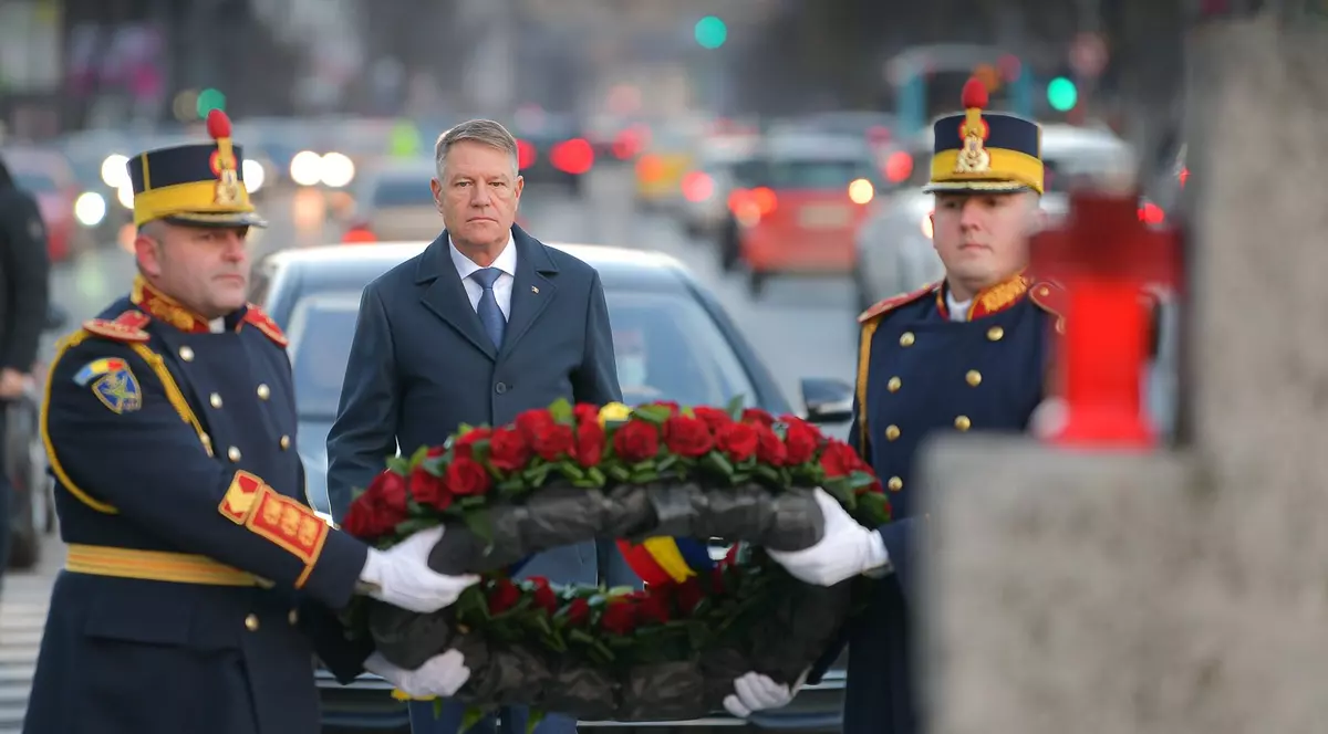 Klaus Iohannis, mesaj de Ziua Victoriei Revoluţiei: Îi chem pe toți cetățenii României să onorăm memoria victimelor