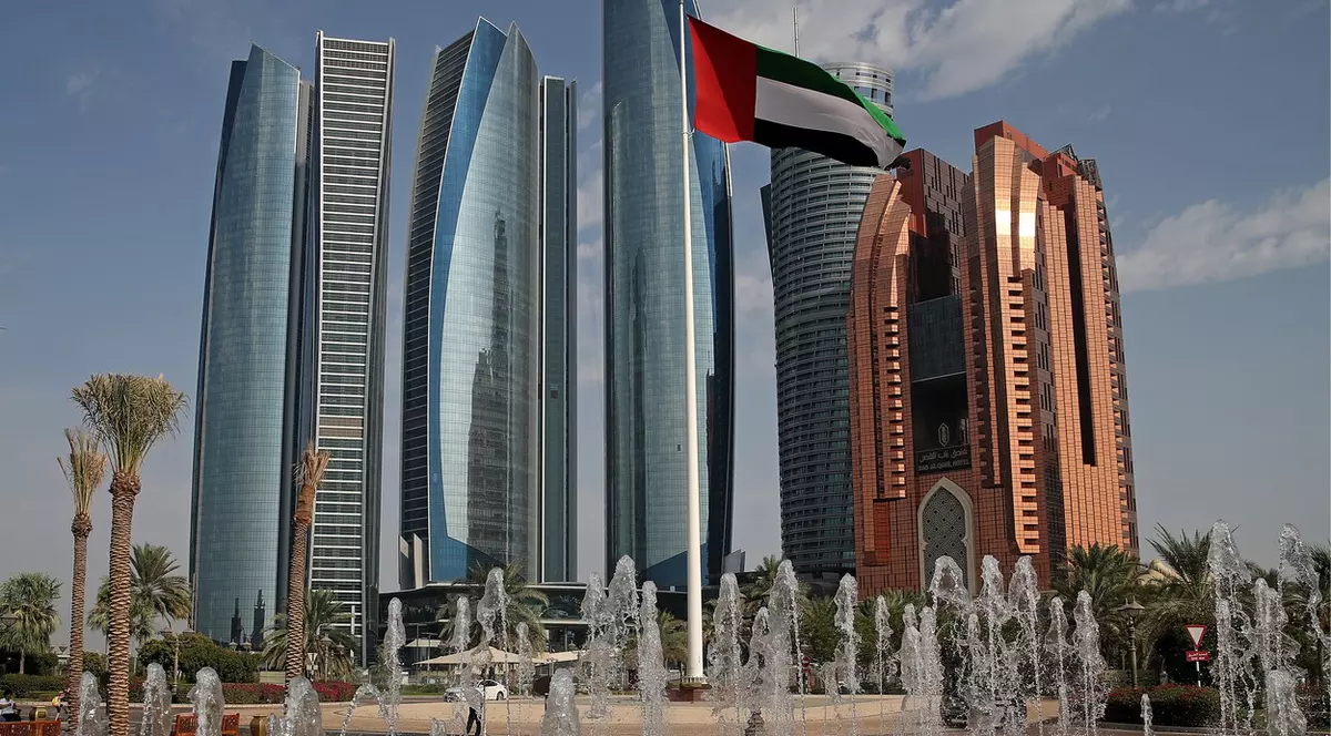 Emiratele Arabe Unite mută weekendul și trec la săptămâna de lucru de patru zile și jumătate