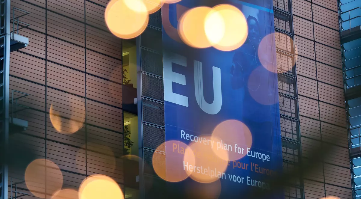 Cum nu a încercat Comisia Europeană să ne fure Crăciunul. Lupta culturală din spatele urării „Sărbători fericite!”