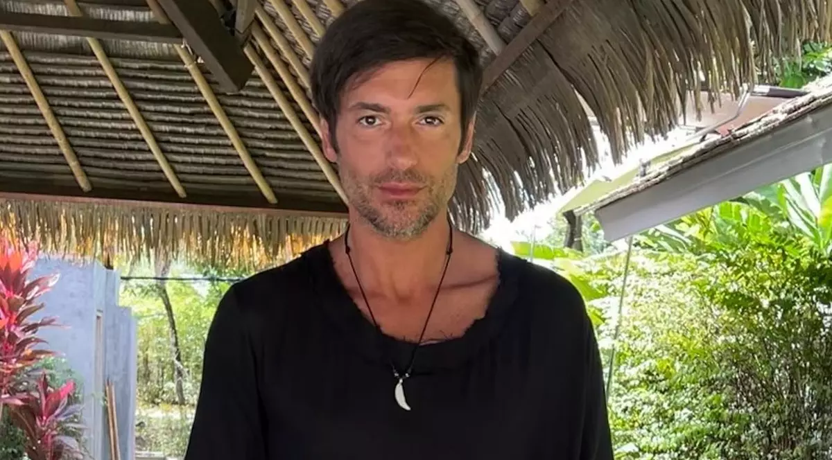 Radu Vâlcan, la un pas să revină de urgență acasă, în urma unui gest făcut de soția lui, Adela. Prezentatorul TV se află în Thailanda