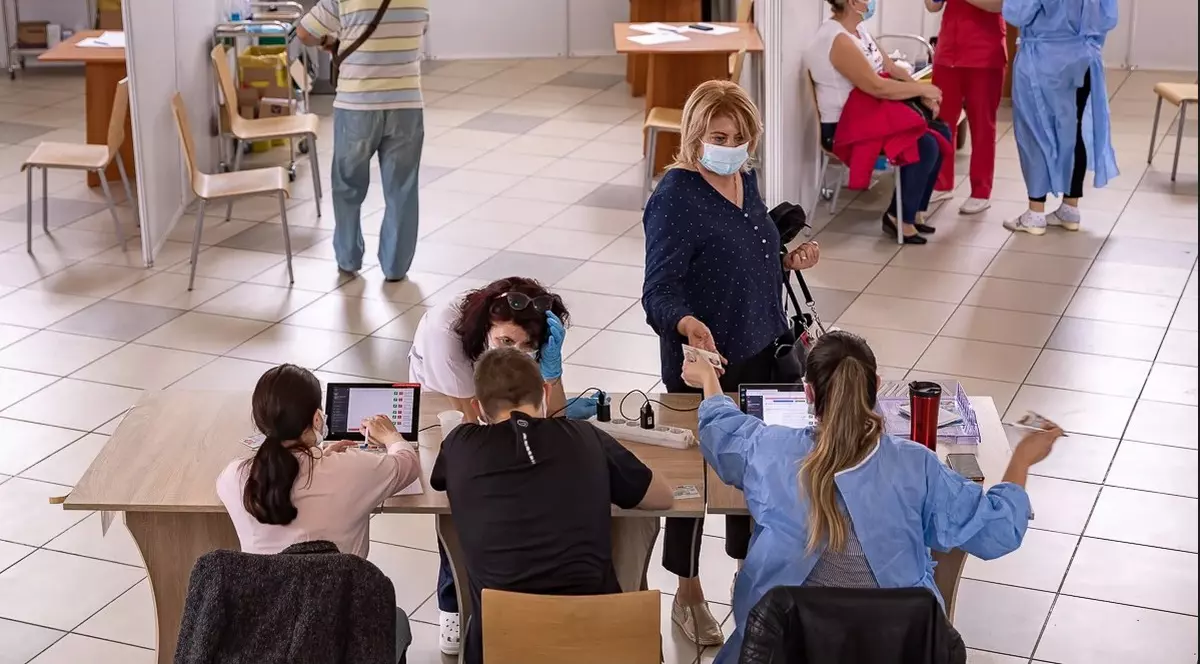 Rezultatele la Loteria Vaccinarii - 31 decembrie 2021. Care sunt numerele câștigătoare și cine a luat marele premiu de 1 milion de lei. Foto: Eli Driu