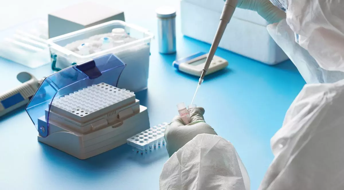 Copil de un an, suspect de infectare cu Omicron la Spitalul de Pediatrie din Pitești