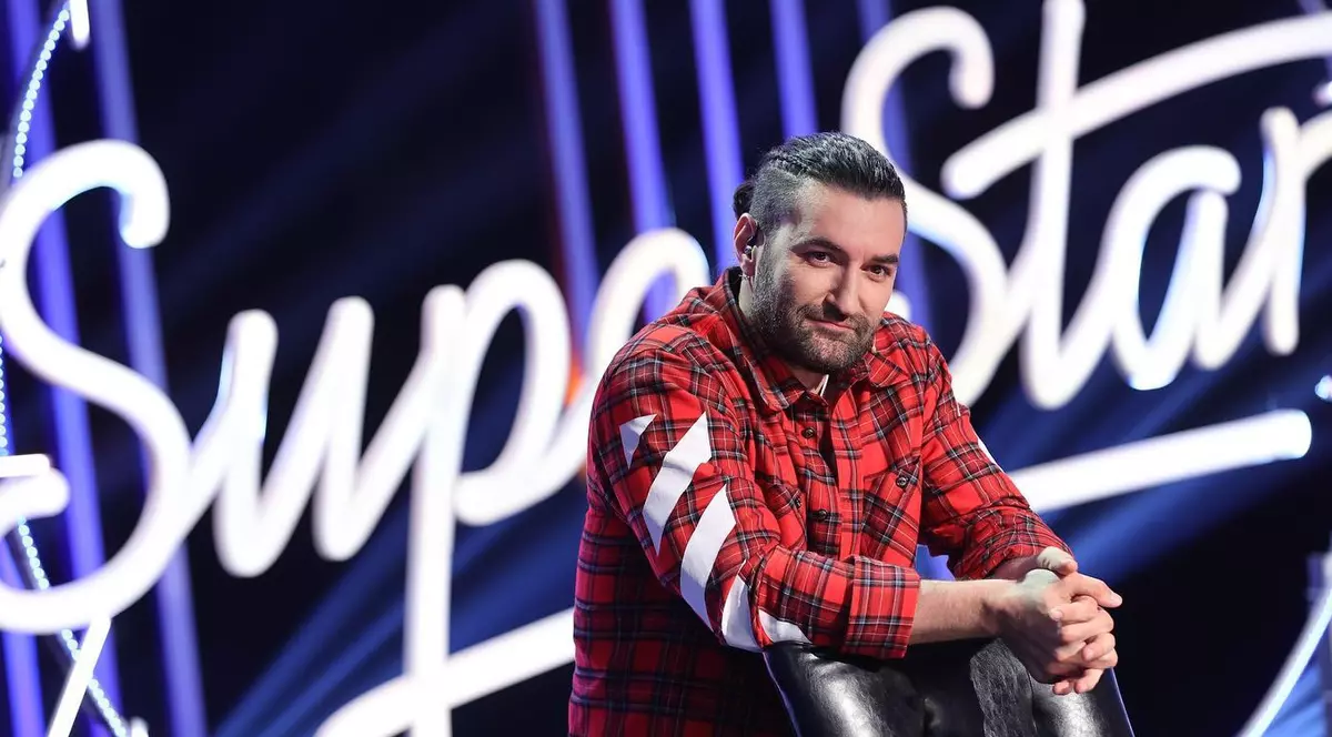 Cum arată brazii creați de vedete pentru o cauză nobilă. Smiley a surprins cu talentul lui