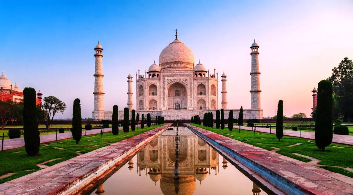 Cine a construit Taj Mahal? Cele mai interesante curiozități despre celebrul monument din India