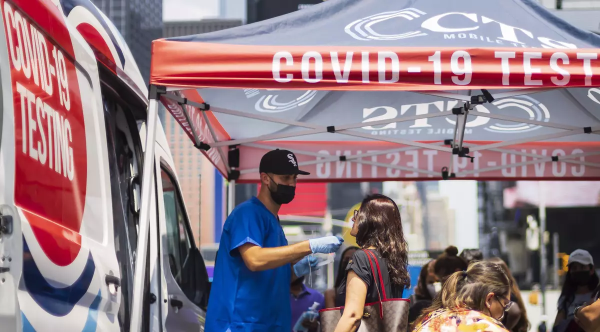 Noi măsuri anti-COVID în SUA. 500 de milioane de teste, distribuite americanilor, în contextul răspândirii Omicron
