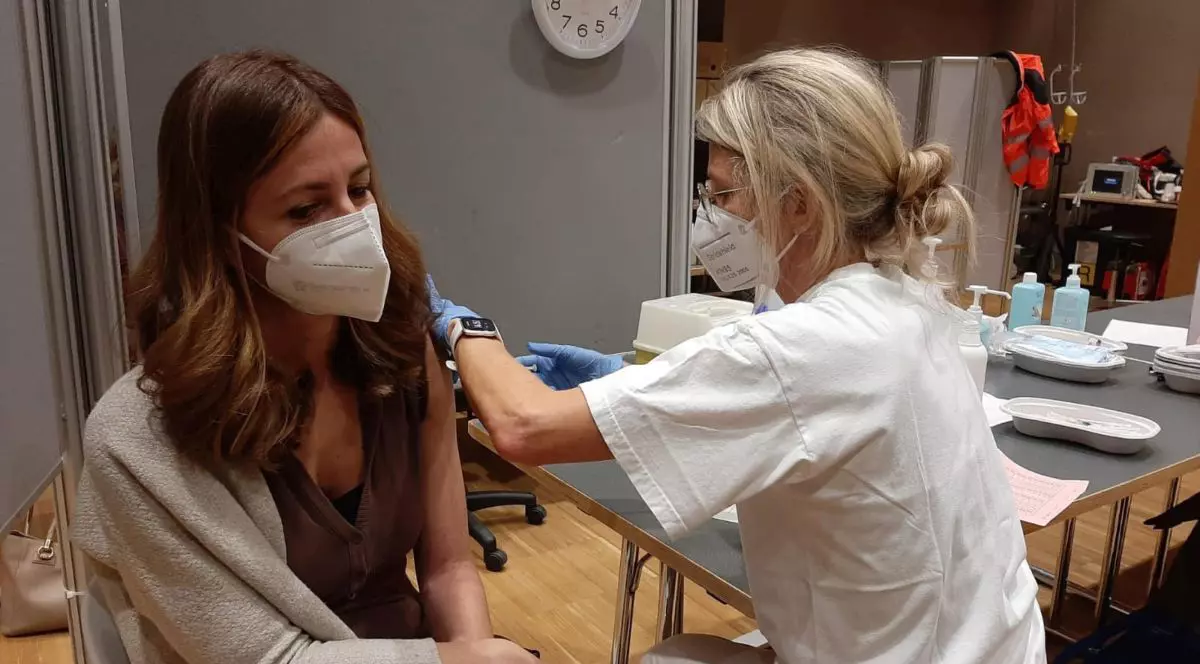 Vaccinarea anti-COVID devine obligatorie în Italia pentru mai multe categorii de angajați