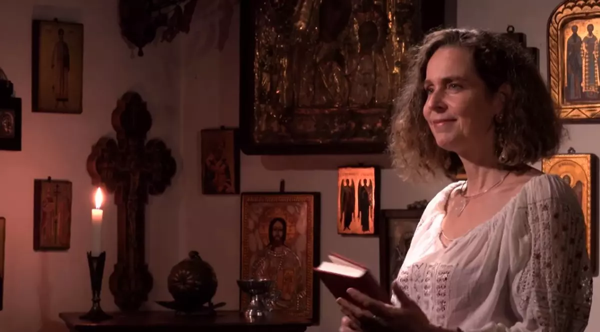 VIDEO | Valerie Cioloş, soţia liderului USR, interpretează un colind de Crăciun
