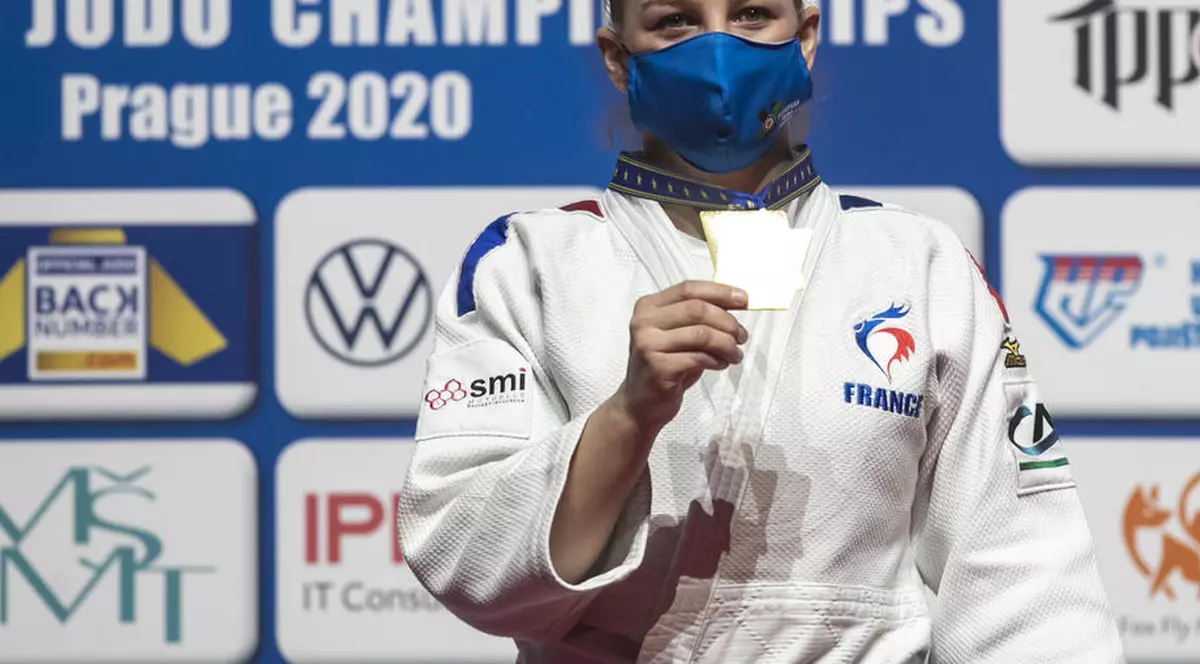 Campioană olimpică din Franța, bătută de antrenorul ei. „Am fost lovită, dată cu capul de podea și în final strangulată”