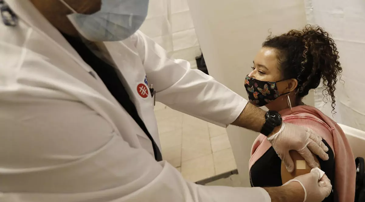 Angajații marilor companii din SUA, obligați să se vaccineze anti-COVID-19