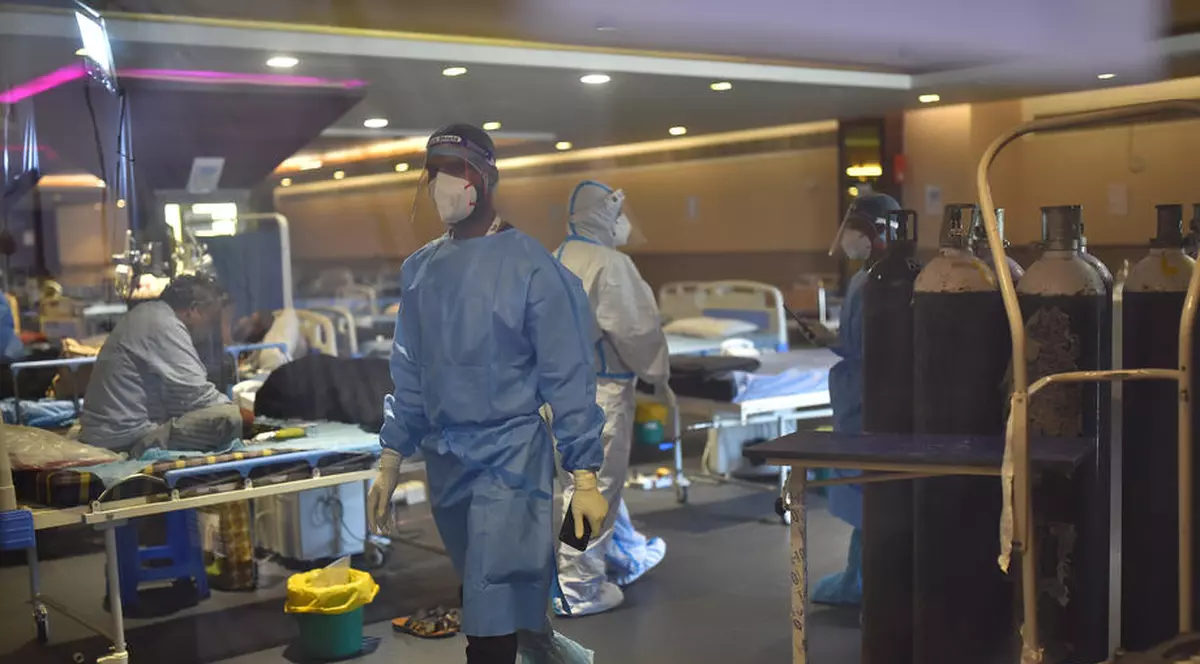 După un val devastator de COVID, sistemul de sănătate din India este copleșit de un alt virus