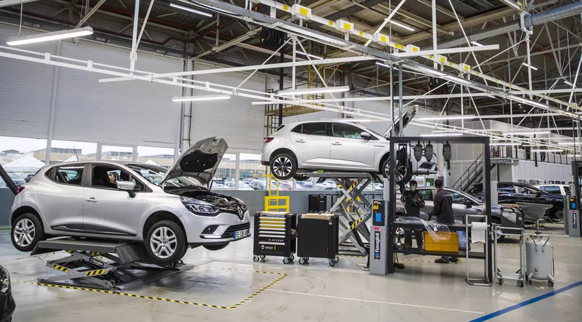 Impactul trecerii la mașinile electrice: 500.000 de europeni vor râmâne fără locuri de muncă. Câți români lucrează în industria auto