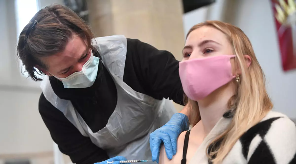 În ultima săptămână, cei mai mulți români care s-au vaccinat anti-COVID au fost cei care au făcut doza a patra