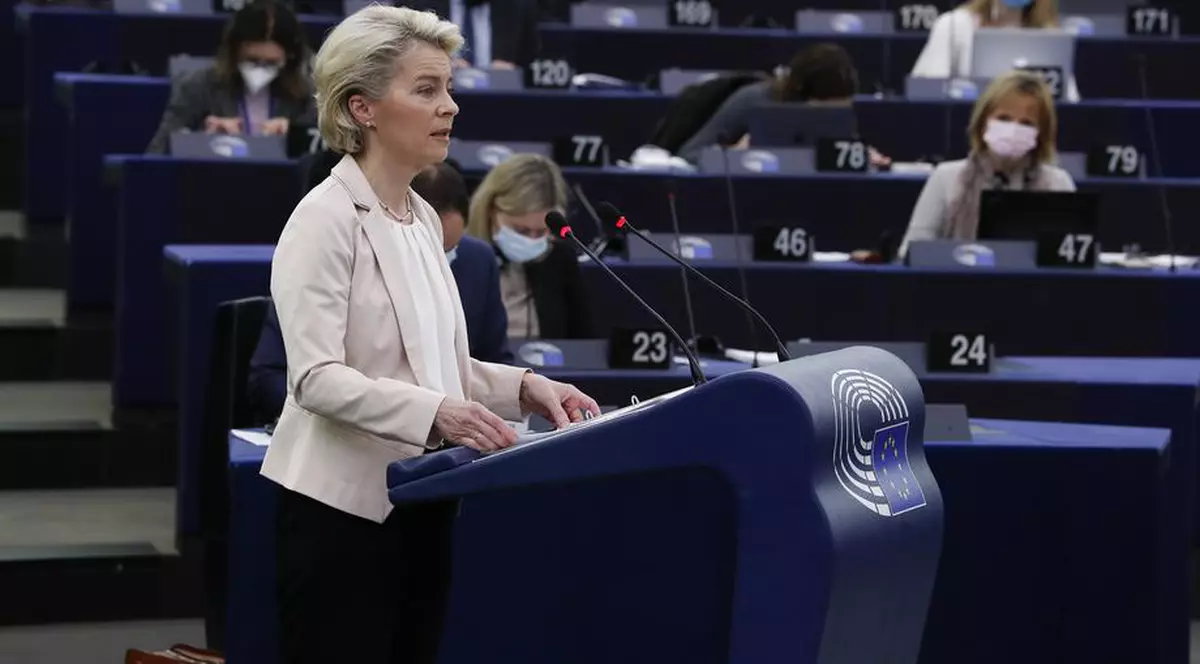 Omicron ar putea fi varianta dominantă în Europa în mai puțin de o lună, avertizează șefa Comisiei Europene