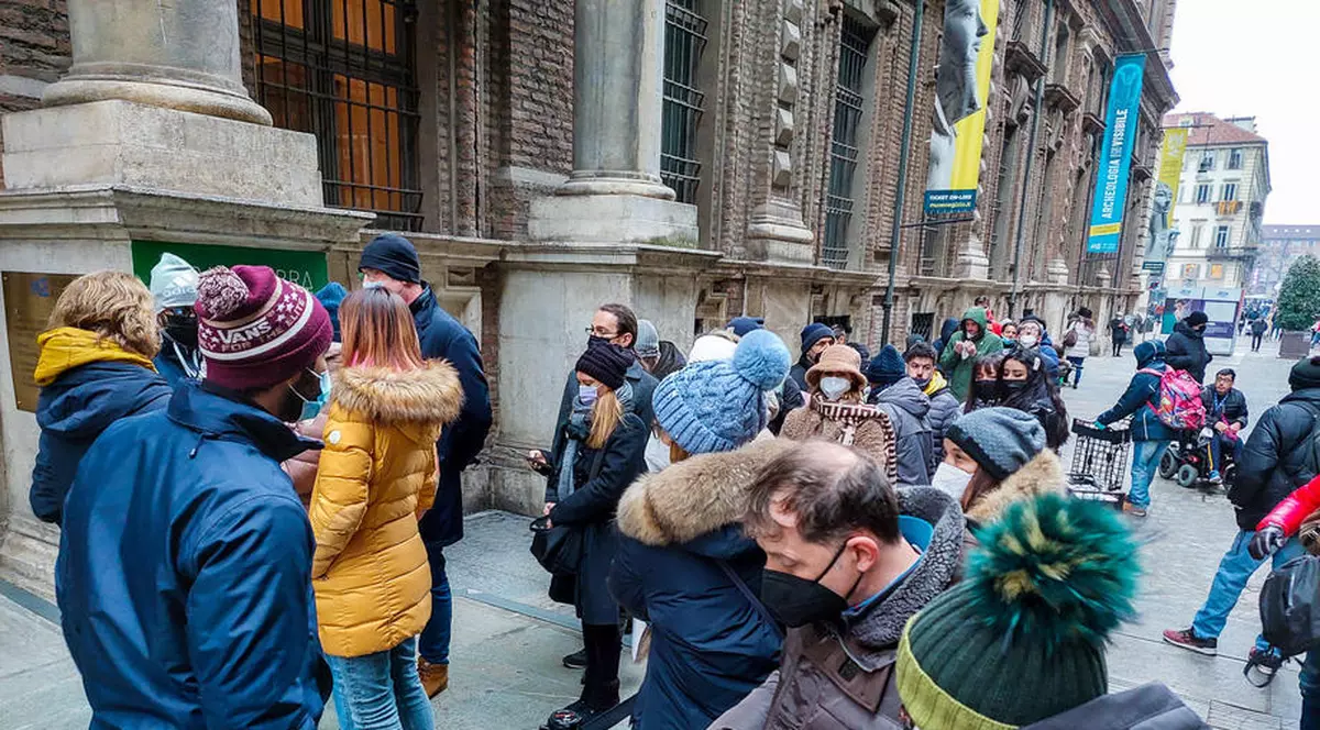 Experții în sănătate avertizează că Italia se află la risc de paralizie din cauza regulilor de carantină