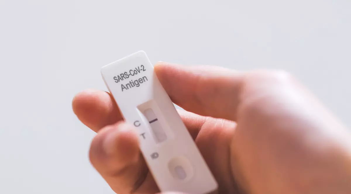 Germania analizează dacă testele rapide antigen sunt eficiente în detectarea Omicron