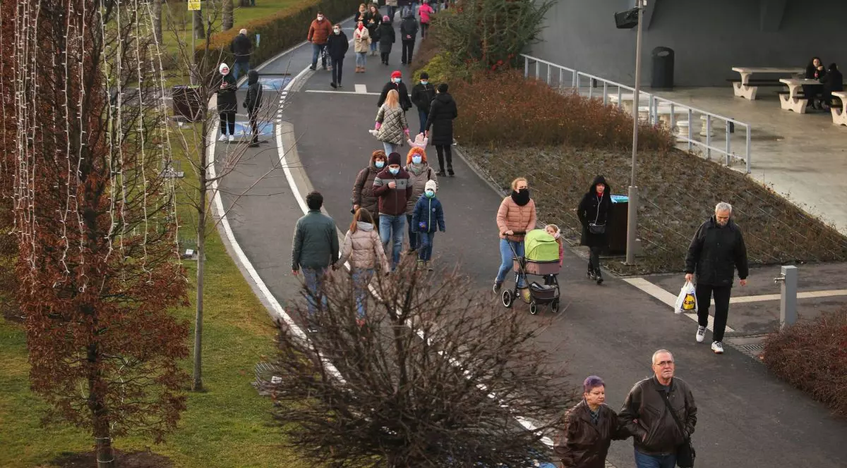 Vreme neobișnuit de caldă în următoarele zile. Prognoza meteo pentru fiecare regiune a țării