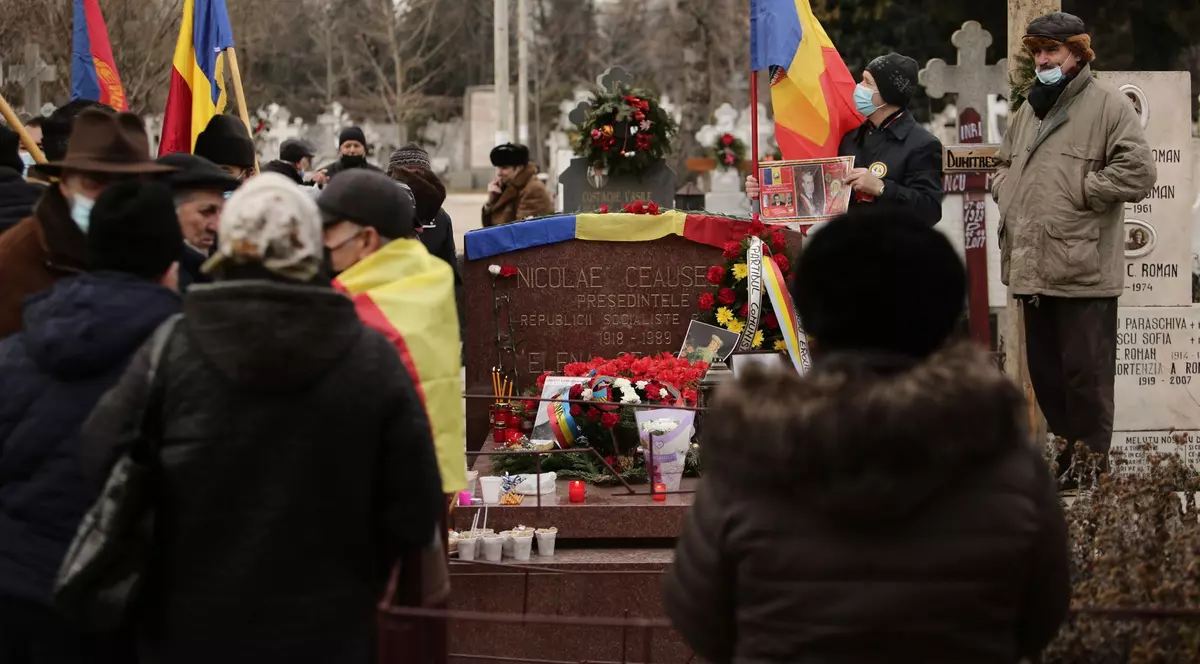 VIDEO | 104 ani de la naşterea lui Nicolae Ceauşescu. Fostul dictator a fost comemorat de câteva zeci de oameni
