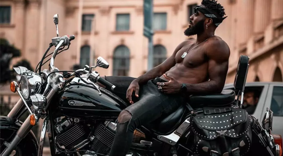 Astra Giurgiu are un manechin în probe: nigerianul Kenneth Obananaya este model profesionist