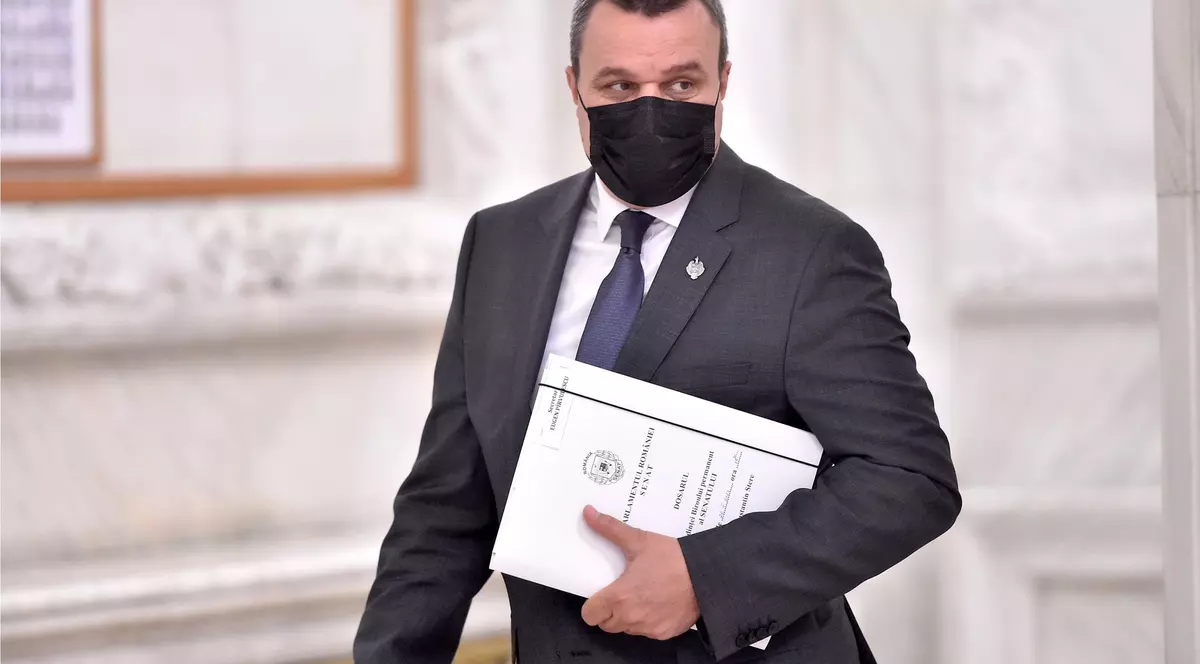Eugen Pîrvulescu, trimis în judecată de DNA. Senatorul PNL, acuzat că a aflat subiectul unui concurs și l-a dat mai departe unor candidați