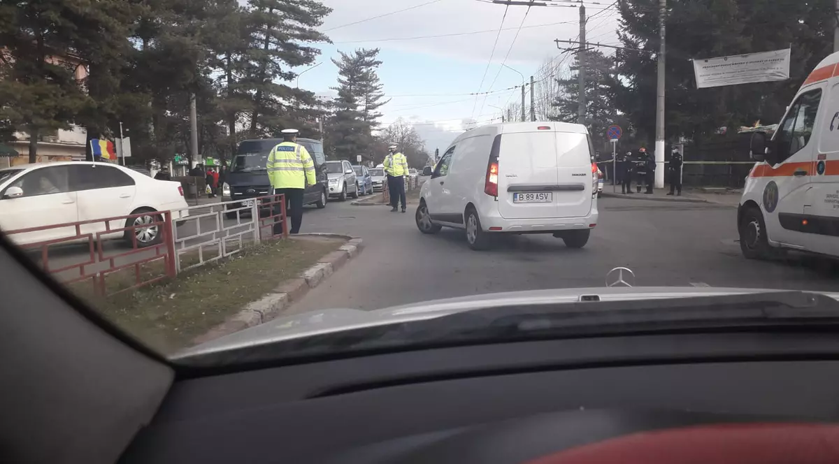 Alertă falsă cu bombă la o şcoală din Târgu Jiu. Elevul care a sunat la 112, găsit de poliție