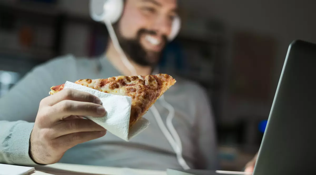 Ce alimente pot provoca insomnii