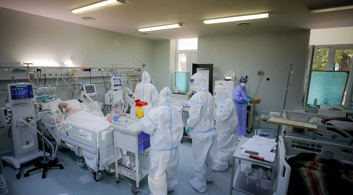 Peste 250 de focare de COVID în spitalele din ţară şi în alte unităţi din sectorul sanitar