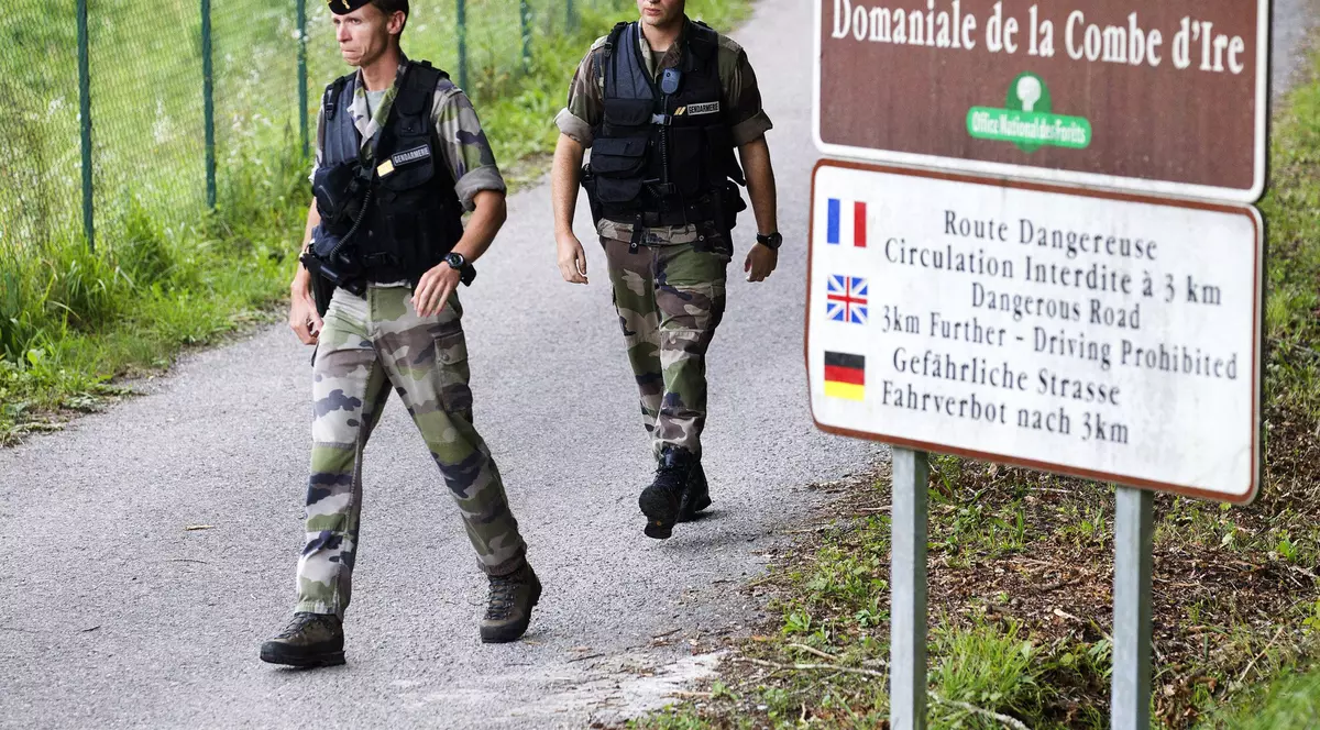 La 10 ani după ce patru oameni au fost executați, într-un atac care a șocat Franța, poliția anunță că a reținut un suspect