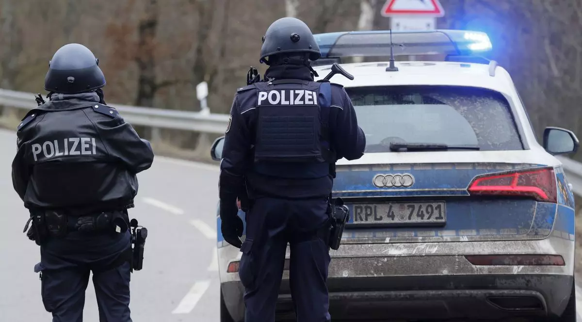 Doi polițiști germani au fost uciși în timpul unui control în trafic. Autorii atacului sunt căutați