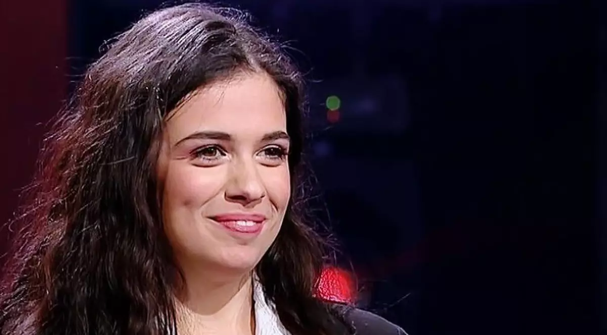 Dora Gaitanovici de la „Vocea României” e semifinalistă la Eurovision România 2022. Cum sună melodia ei