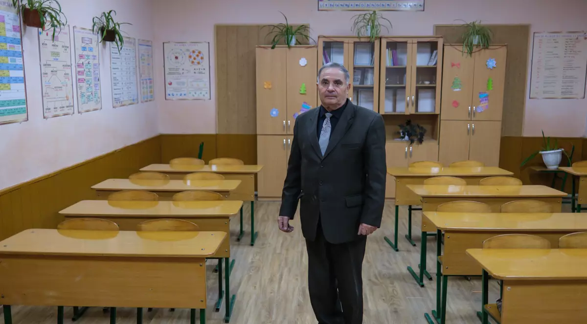 Directorul unei școli vechi de 207 ani din regiunea Cernăuți, despre legea minorităților naționale din Ucraina: „Suntem la noi acasă, dar prea multe speranțe nu avem”