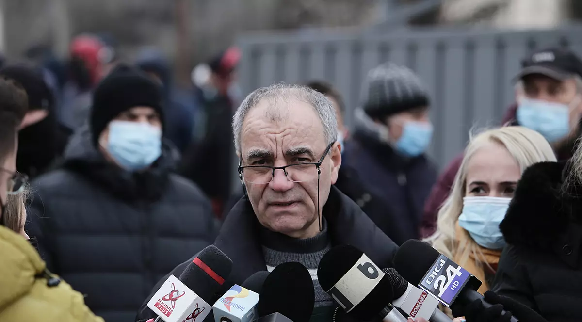 Nicuşor Dan şi Adrian Criţ, dați în judecată de sindicaliștii STB pentru ”declarații mincinoase” după greva din ianuarie