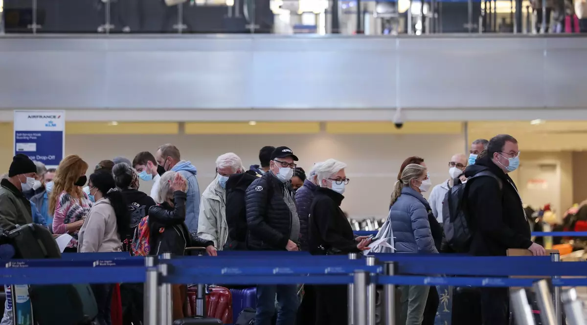 Traficul aerian din SUA, afectat de Omicron și condițiile meteo. Peste 2.500 de zboruri, anulate în prima zi a anului